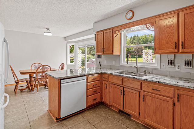 10121 Kahler Avenue NE, Otsego, MN 55362