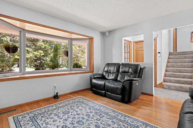 10121 Kahler Avenue NE, Otsego, MN 55362
