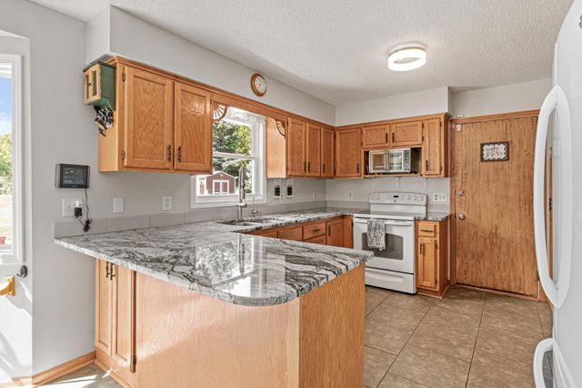 10121 Kahler Avenue NE, Otsego, MN 55362
