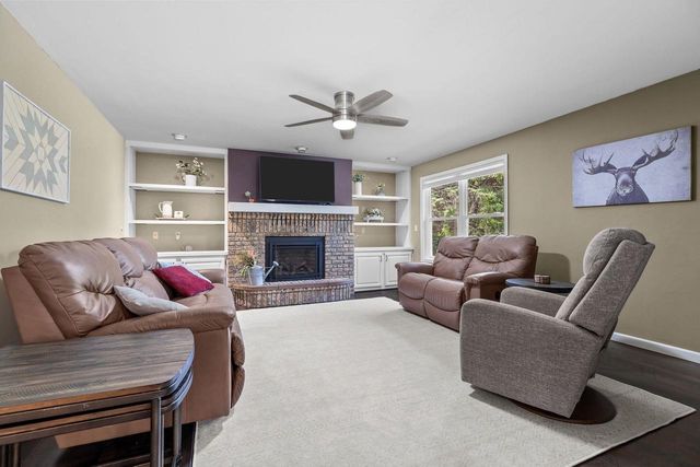 1245 WEATHERWOOD DRIVE, Neenah, WI 54956
