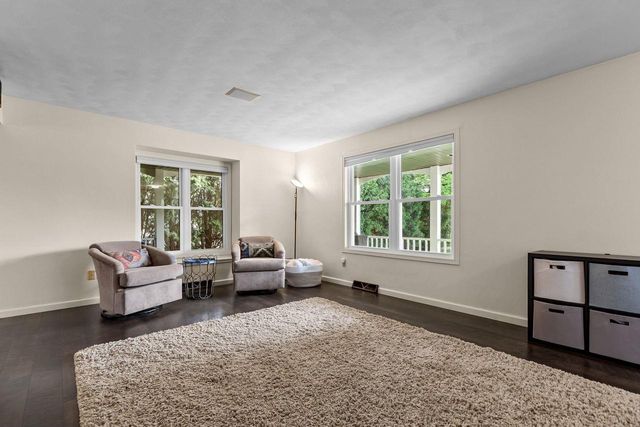 1245 WEATHERWOOD DRIVE, Neenah, WI 54956