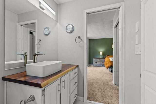 1245 WEATHERWOOD DRIVE, Neenah, WI 54956