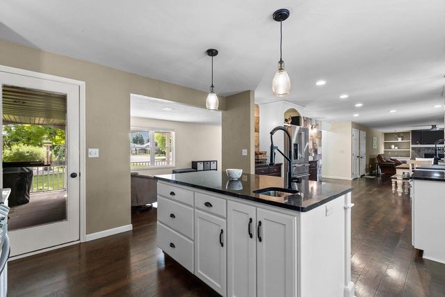 1245 WEATHERWOOD DRIVE, Neenah, WI 54956