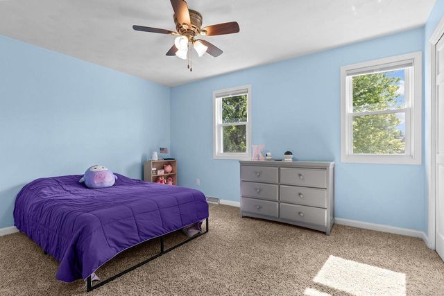 1245 WEATHERWOOD DRIVE, Neenah, WI 54956