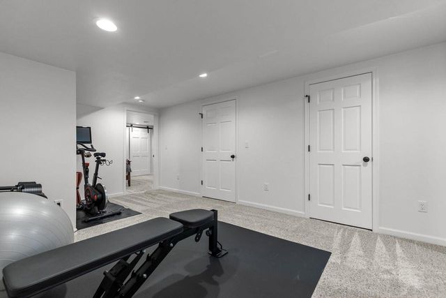 1245 WEATHERWOOD DRIVE, Neenah, WI 54956