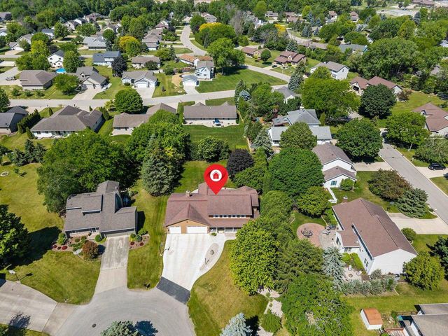 1245 WEATHERWOOD DRIVE, Neenah, WI 54956