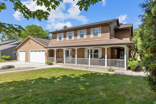1245 WEATHERWOOD DRIVE, Neenah, WI 54956