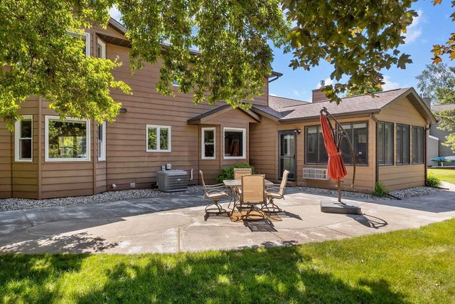1245 WEATHERWOOD DRIVE, Neenah, WI 54956