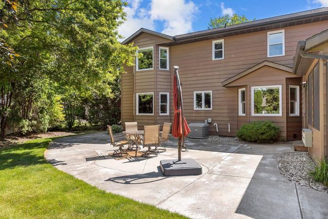 1245 WEATHERWOOD DRIVE, Neenah, WI 54956