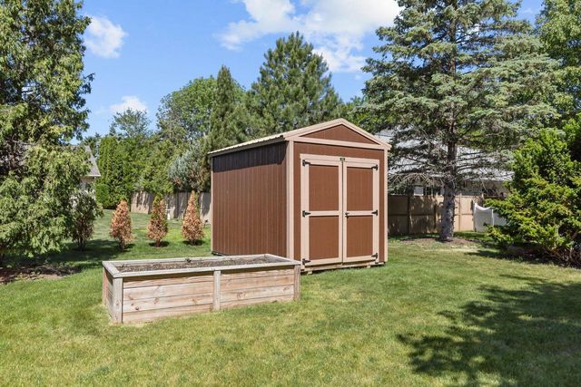 1245 WEATHERWOOD DRIVE, Neenah, WI 54956