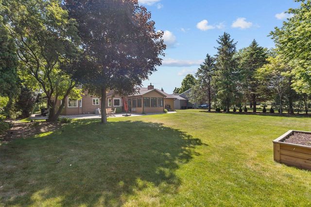 1245 WEATHERWOOD DRIVE, Neenah, WI 54956