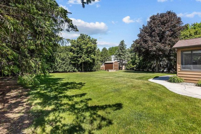 1245 WEATHERWOOD DRIVE, Neenah, WI 54956