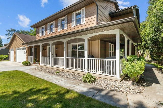 1245 WEATHERWOOD DRIVE, Neenah, WI 54956