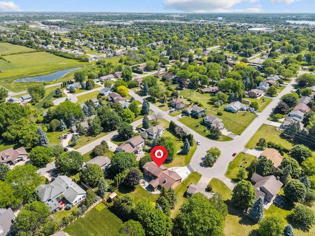 1245 WEATHERWOOD DRIVE, Neenah, WI 54956