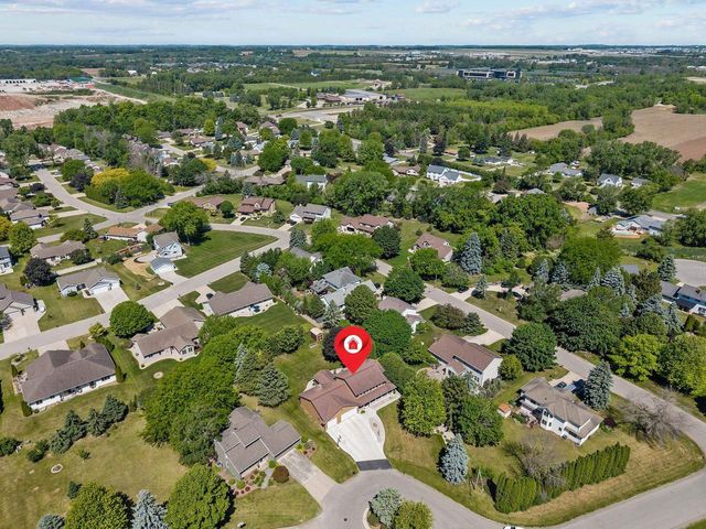 1245 WEATHERWOOD DRIVE, Neenah, WI 54956