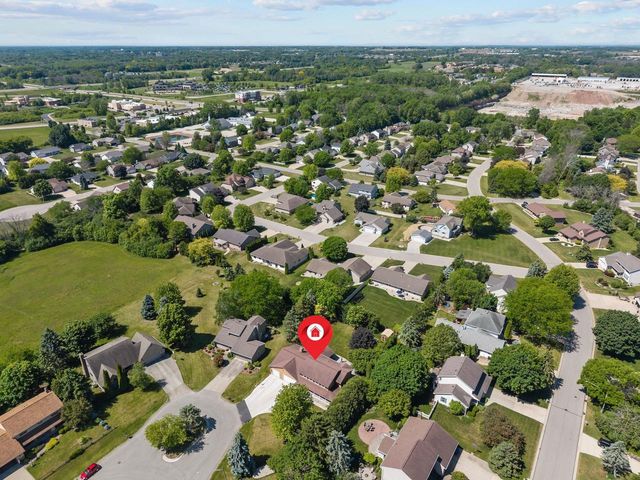 1245 WEATHERWOOD DRIVE, Neenah, WI 54956