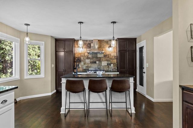 1245 WEATHERWOOD DRIVE, Neenah, WI 54956