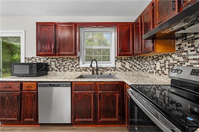 24 Green Acre Lane, Cartersville, GA 30121