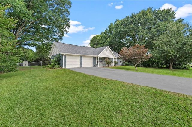 24 Green Acre Lane, Cartersville, GA 30121