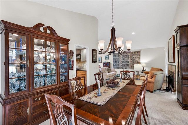 15 Oak Creek Trail, Madison, WI 53717