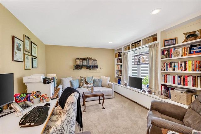 15 Oak Creek Trail, Madison, WI 53717