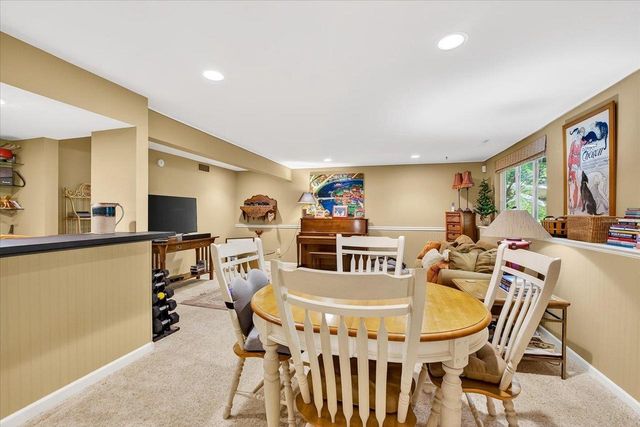 15 Oak Creek Trail, Madison, WI 53717