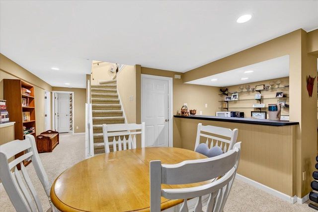 15 Oak Creek Trail, Madison, WI 53717