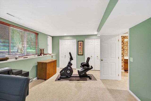 15 Oak Creek Trail, Madison, WI 53717