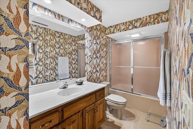 15 Oak Creek Trail, Madison, WI 53717