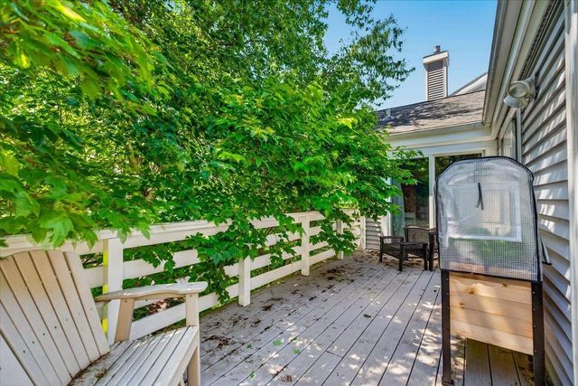 15 Oak Creek Trail, Madison, WI 53717