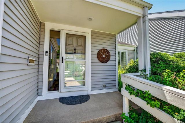 15 Oak Creek Trail, Madison, WI 53717
