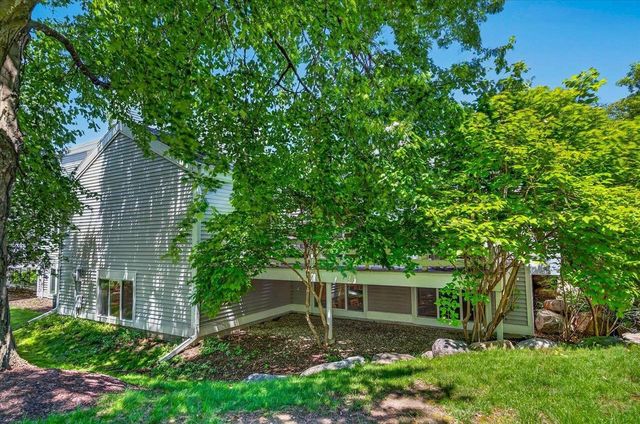 15 Oak Creek Trail, Madison, WI 53717