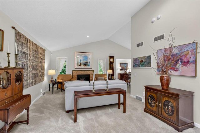 15 Oak Creek Trail, Madison, WI 53717