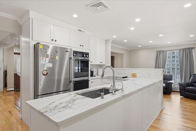 156 Lea Ann Terrace, Wantagh, NY 11793
