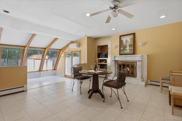 156 Lea Ann Terrace, Wantagh, NY 11793
