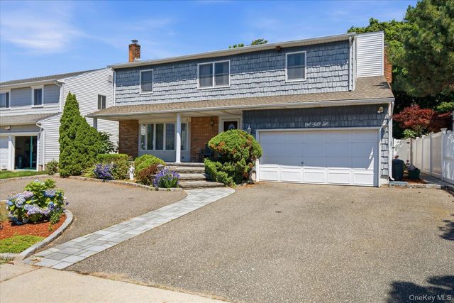 156 Lea Ann Terrace, Wantagh, NY 11793
