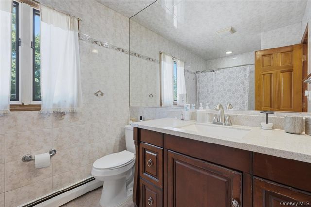 156 Lea Ann Terrace, Wantagh, NY 11793