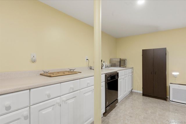 156 Lea Ann Terrace, Wantagh, NY 11793