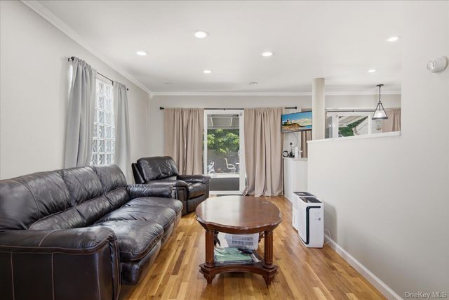 156 Lea Ann Terrace, Wantagh, NY 11793