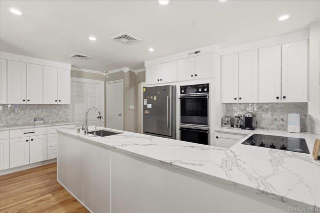 156 Lea Ann Terrace, Wantagh, NY 11793