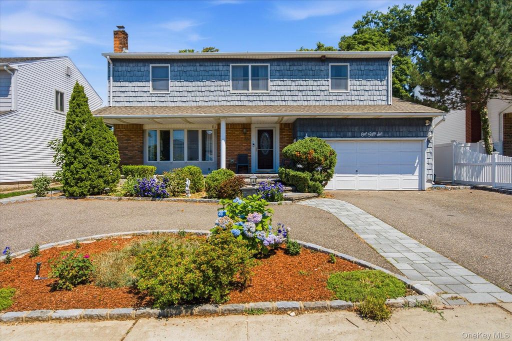 156 Lea Ann Terrace, Wantagh, NY 11793