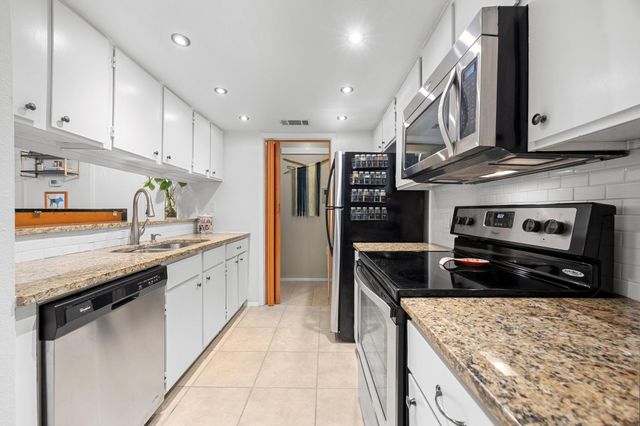 9100 Mountain Ridge DR 5C, Austin, TX 78759