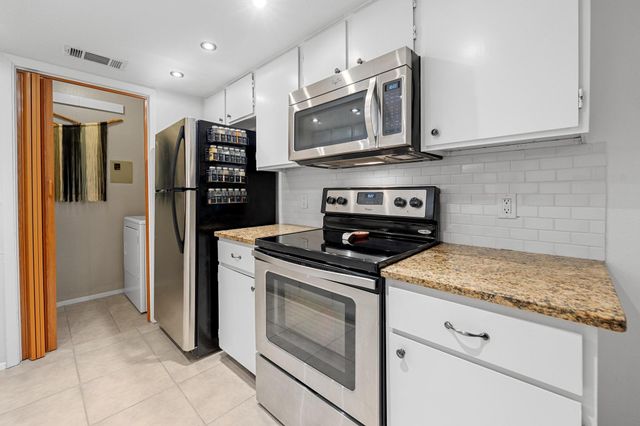 9100 Mountain Ridge DR 5C, Austin, TX 78759
