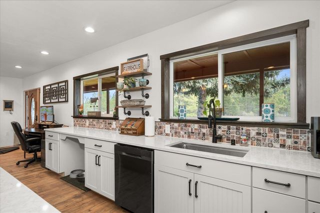 7908 S Carnation Rd, Spokane, WA 99224