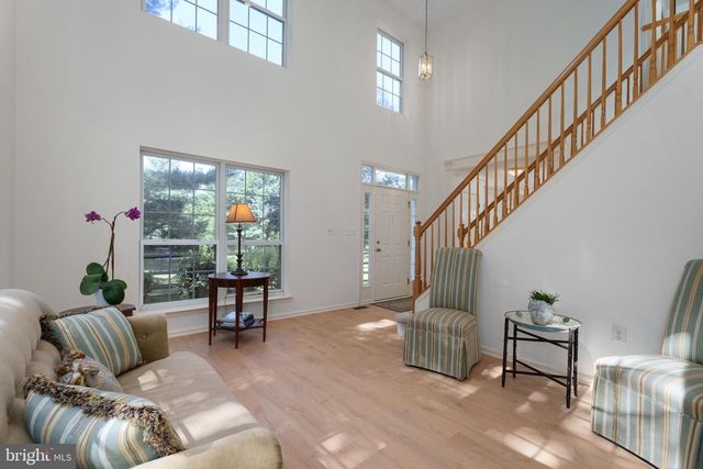 102 TREYMORE CT, Pennington, NJ 08534
