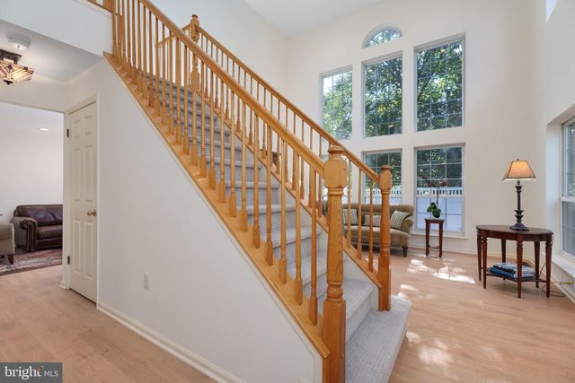 102 TREYMORE CT, Pennington, NJ 08534