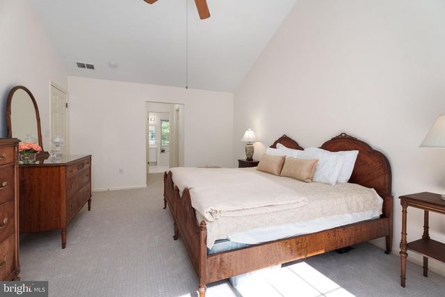 102 TREYMORE CT, Pennington, NJ 08534
