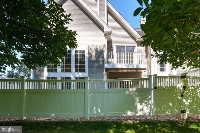 102 TREYMORE CT, Pennington, NJ 08534