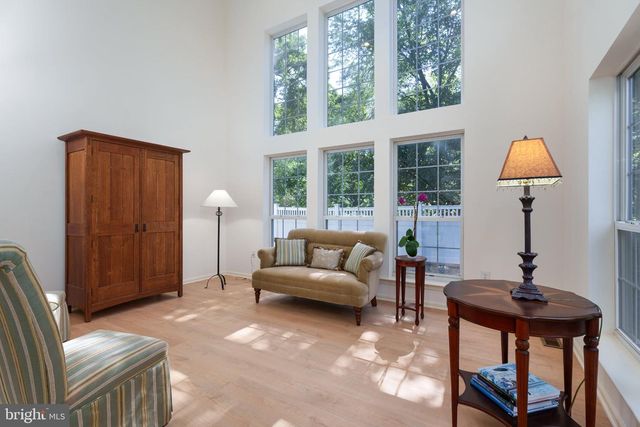 102 TREYMORE CT, Pennington, NJ 08534