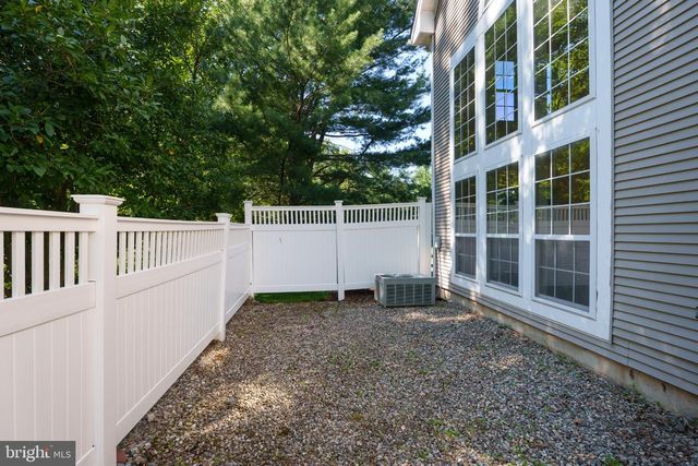 102 TREYMORE CT, Pennington, NJ 08534
